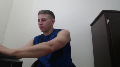 draco_boy2000 online show from October 7, 10:06 pm