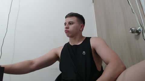 draco_boy2000 online show from January 15, 10:07 pm