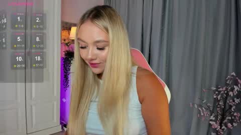 Snapshot of dreamaise chatting on September 16, 4:10 pm  Mary   pvt open    use pink and blue app lovense online show from September 16, 4:10 pm