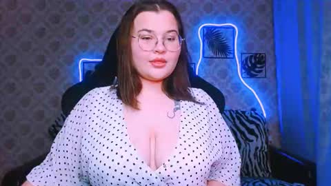 dreamforyoue2 online show from December 5, 7:22 pm