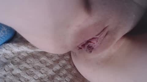 Olivia and Max online show from April 23, 1:57 pm