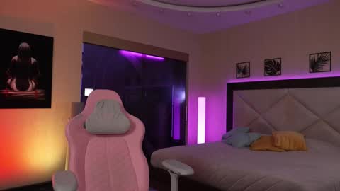 Sarah online show from September 20, 10:35 pm