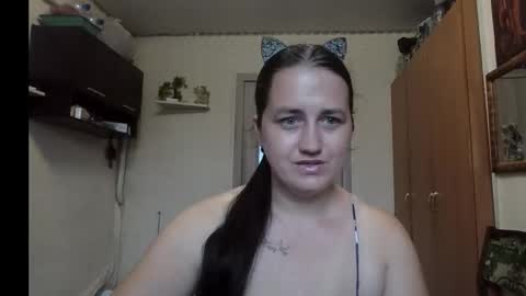 dreamiebelle online show from September 18, 8:07 am