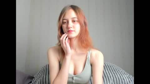 dreamy_pollyyy online show from December 19, 3:46 am