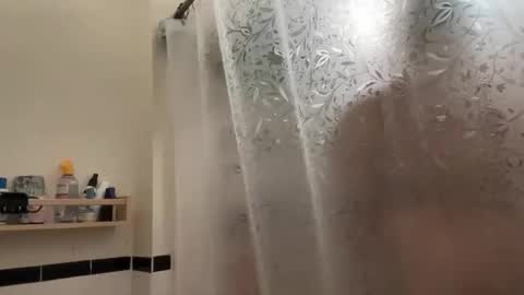 RIRI OR DREAMY online show from March 4, 9:56 pm