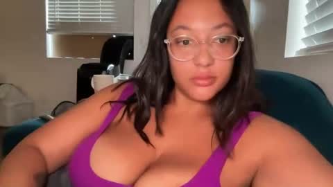 RIRI OR DREAMY online show from July 26, 2:36 pm