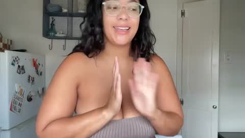 RIRI OR DREAMY online show from July 8, 2:42 pm