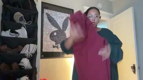 RIRI OR DREAMY online show from February 26, 5:53 pm