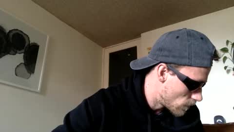 Snapshot of drejjj3000 chatting on October 10, 4:29 am drejjj3000 online show from October 10, 4:29 am