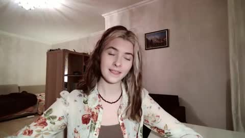 Dia online show from February 3, 3:05 pm