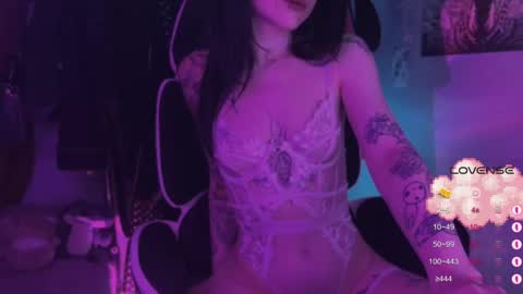 Tara  Sonny online show from February 5, 5:27 pm