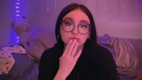 Tara  Sonny online show from March 4, 5:03 pm