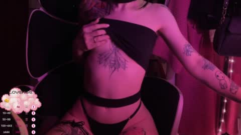 Tara  Sonny online show from December 22, 10:27 pm