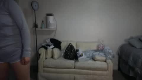 Snapshot of drizzypeach602 chatting on December 9, 12:23 am Drizzypeach602 online show from December 9, 12:23 am