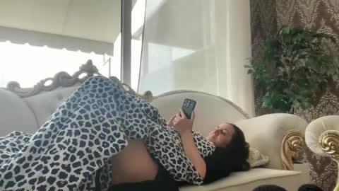 Dr. Resa online show from February 25, 1:00 pm