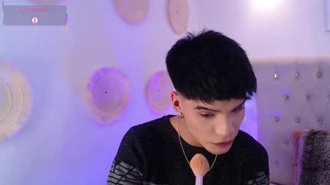 Dulcey online show from November 26, 4:54 am