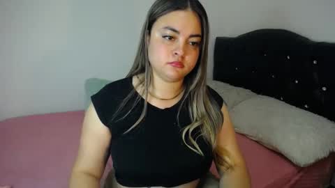 Nicole   online show from February 22, 10:31 pm