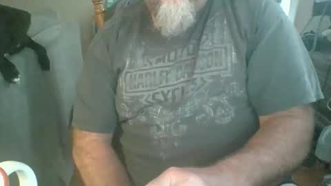 Snapshot of durdyone2025 chatting on October 16, 1:33 pm durdyone2025 online show from October 16, 1:33 pm