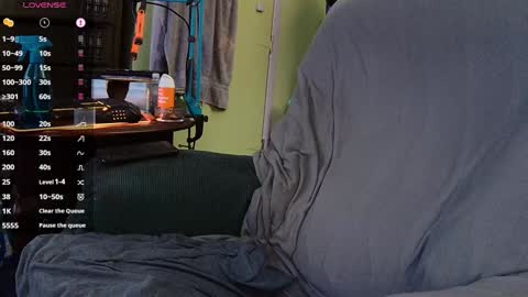 Snapshot of dustiestninja chatting on January 3, 3:27 am dustiestninja online show from January 3, 3:27 am