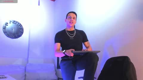 Dustin Sonne online show from November 19, 4:45 am