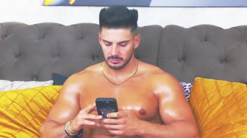 Dustin online show from August 1, 8:16 am