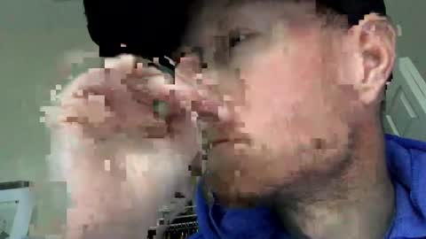 Snapshot of dustinthesweettalker chatting on December 23, 7:20 pm Dustinthesweettalker online show from December 23, 7:20 pm