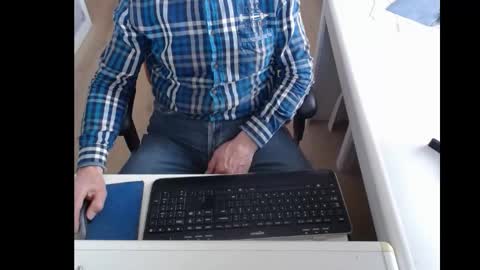 dutchpornking2 online show from March 9, 8:40 am