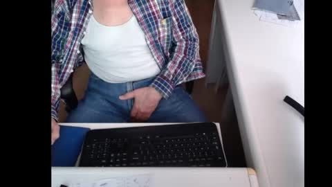 dutchpornking2 online show from March 11, 4:40 pm