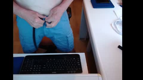 dutchpornking2 online show from June 12, 6:45 am