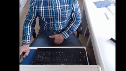 dutchpornking2 online show from March 10, 7:55 am