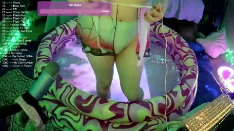 Snapshot of dvadaisy chatting on September 29, 8:52 pm DvaDaisy online show from September 29, 8:52 pm