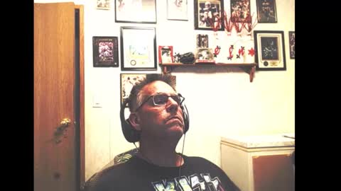 Snapshot of dwinmontana chatting on October 22, 4:59 am dwinmontana online show from October 22, 4:59 am