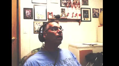 Snapshot of dwinmontana chatting on October 2, 4:11 am dwinmontana online show from October 2, 4:11 am