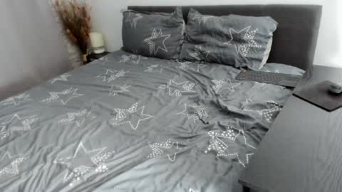 Dyanne online show from December 19, 4:57 pm