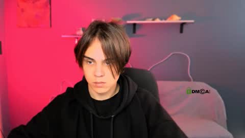 Snapshot of dylan_bold chatting on October 19, 8:30 am dylan_bold online show from October 19, 8:30 am