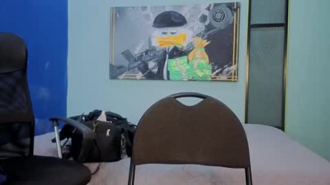 dylanguss online show from November 26, 11:51 am