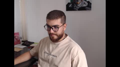 dylanhot10 online show from September 30, 7:35 pm