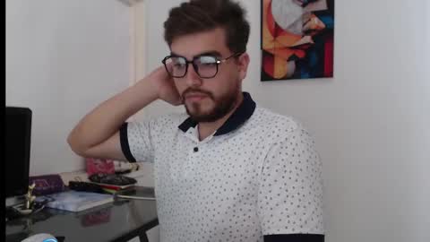 dylanhot10 online show from December 14, 8:18 pm