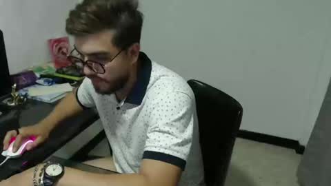 dylanhot10 online show from December 14, 11:23 pm