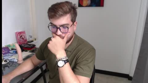 dylanhot10 online show from December 17, 8:21 pm