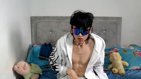 dylann ross online show from April 15, 7:58 pm