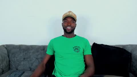 Snapshot of dylantaylor_1 chatting on October 22, 4:48 am Dylan Taylor online show from October 22, 4:48 am