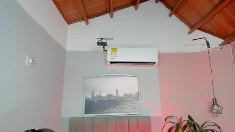 Juana online show from March 22, 7:40 pm