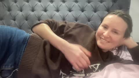 Nadia Ferreira  online show from January 12, 8:16 pm