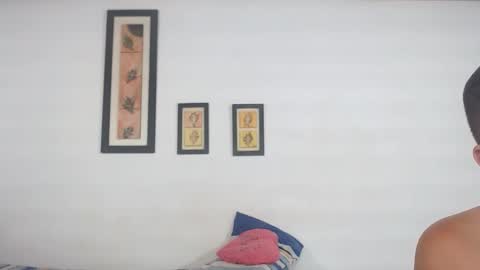 Laraand Drake online show from February 25, 11:54 am