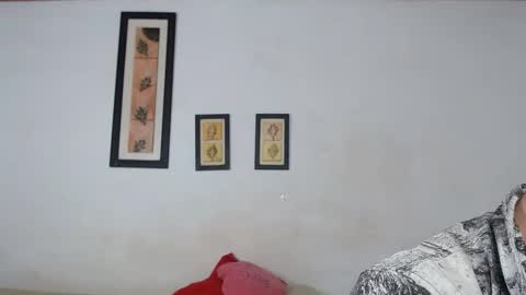 Laraand Drake online show from February 24, 6:16 am