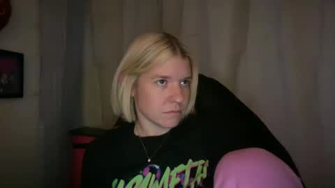 americnbarbie online show from November 3, 1:39 am