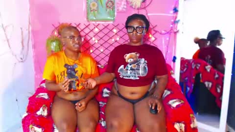 chayna smith online show from June 18, 1:44 am