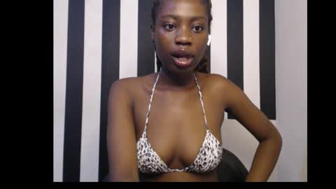 Ella online show from November 7, 11:45 am