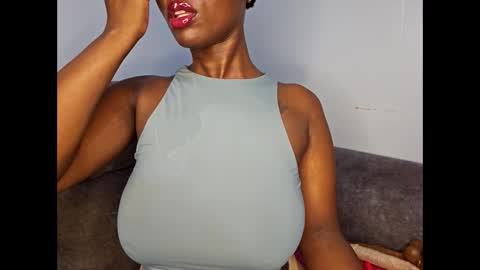 Ebony Melanie online show from November 18, 9:18 pm